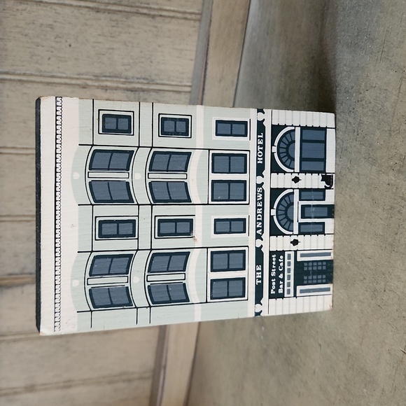 The Cat's Meow - The Andrew's Hotel - Picture 1 of 4